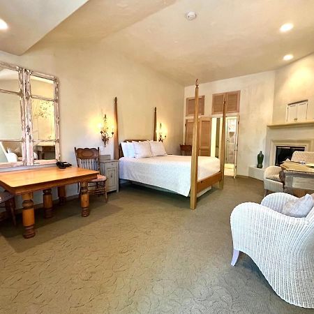 Petit Logis Inn Yountville Exterior photo